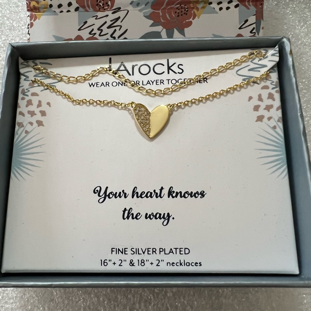 Larocks brand beautiful gold plated necklace NWT in original box